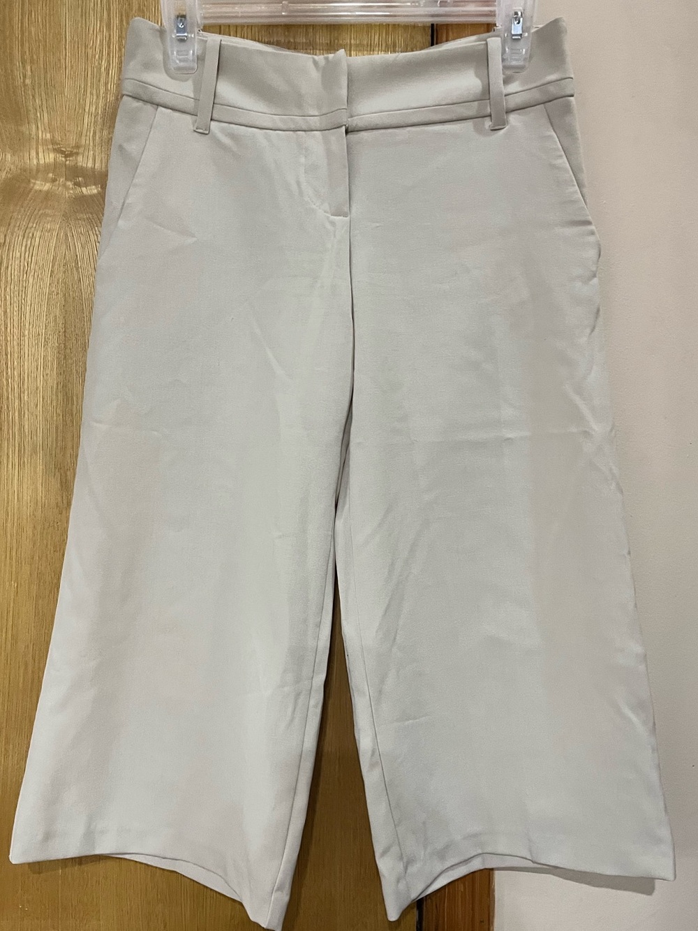GUESS Vintage Capris Cream Waistband Pants
